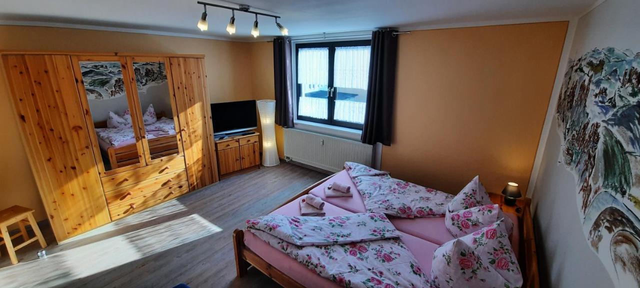 Ferienhaus Und Ferienwohnung Buettner Rathmannsdorf Bagian luar foto